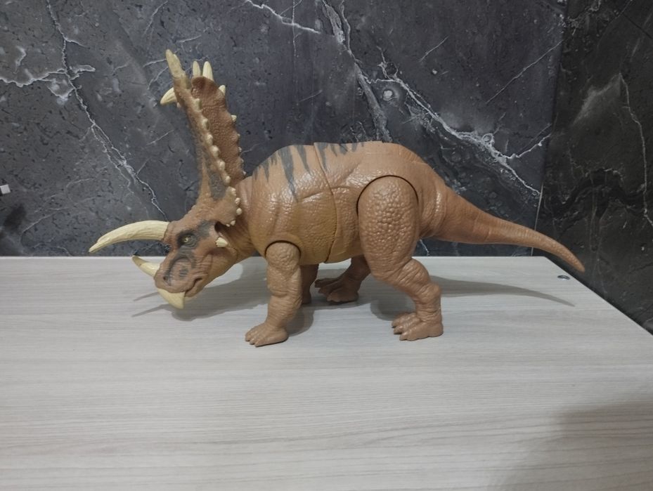 Динозавр mattel Jurassic world