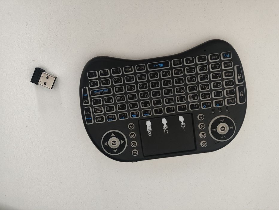 Клавиатура блютуз