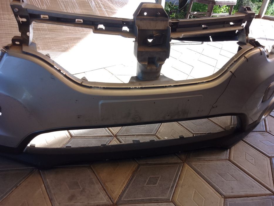 Бампер переднии..
