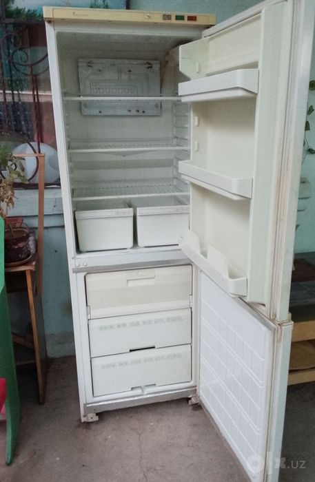 Продается холодильник Атлант