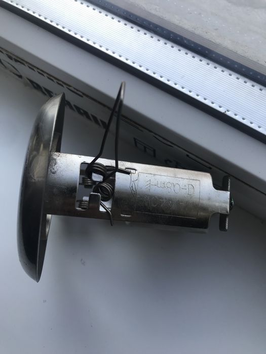 Споты - точечный светильник.