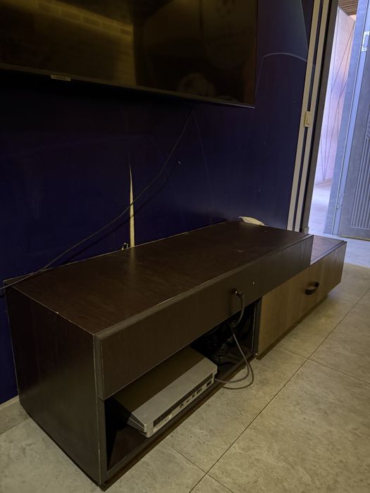 Стол и PlayStation подставка сотлади