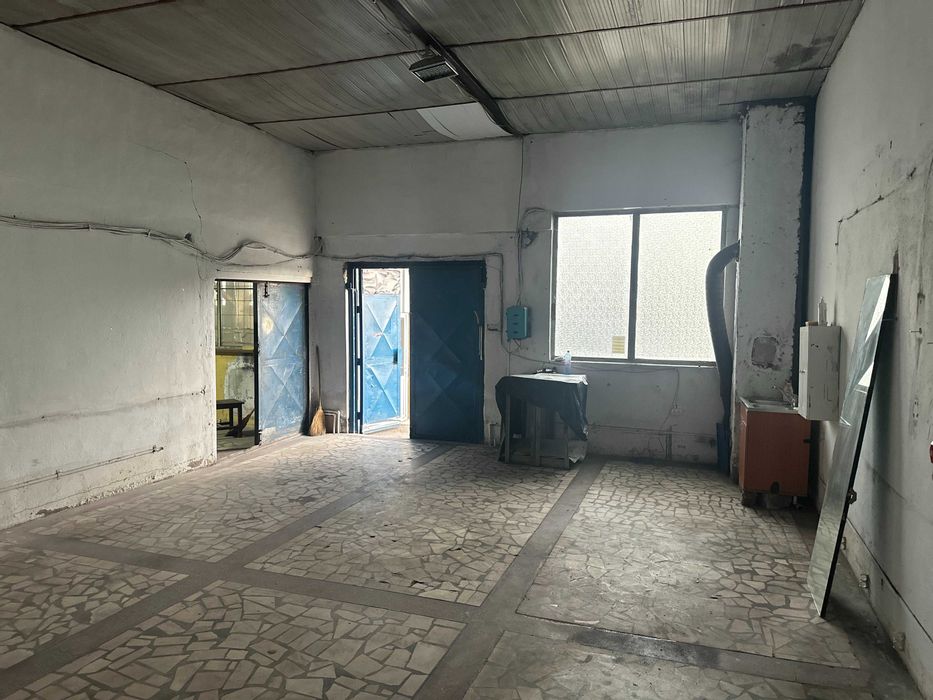 inchirez hala Str.Cireasov (in curte la Romcristal) Slatina