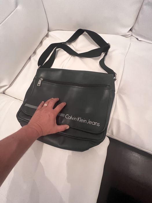 Geanta bărbat Calvin Klein gen hilfiger versace