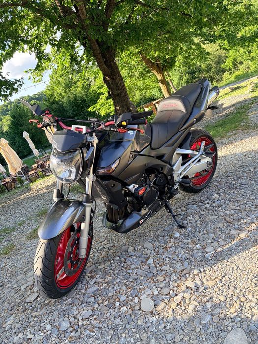 Suzuki gsr600 2008