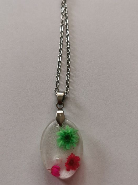 Vand lantisor cu pandantiv