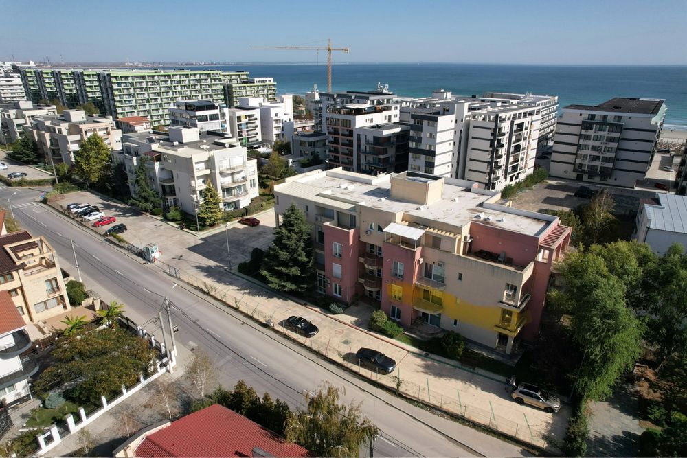 Inchiriez apartament 3 camere