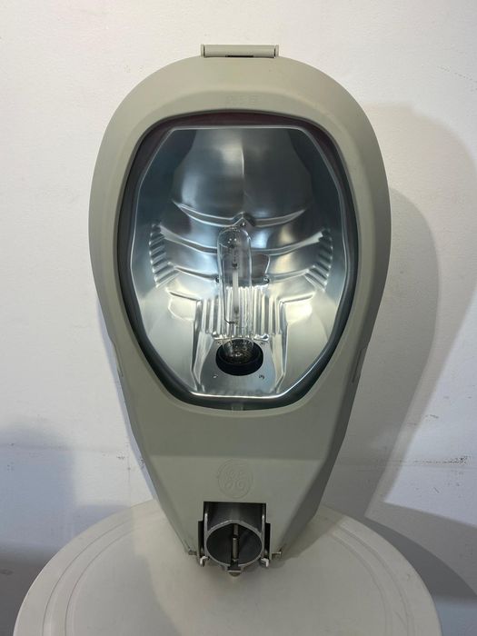 4 Buc. Lampă Stradală / Industrială IP65 250W General Electric
