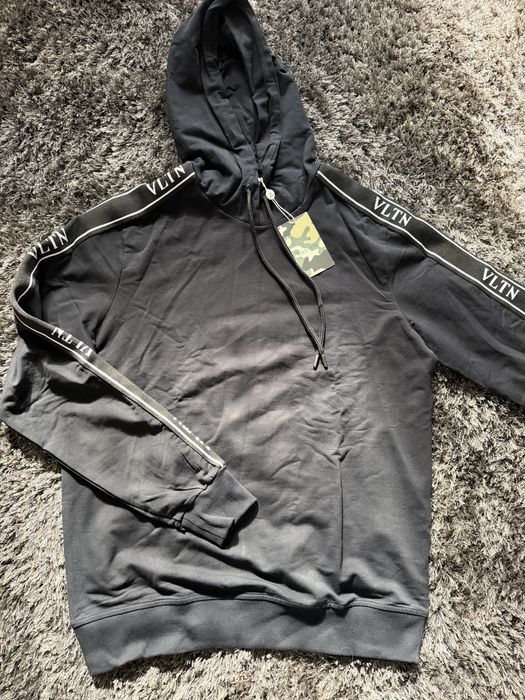 Мъжки анцунг Gucci, Valentino