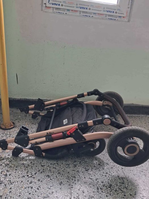 Бебешка количка лорели