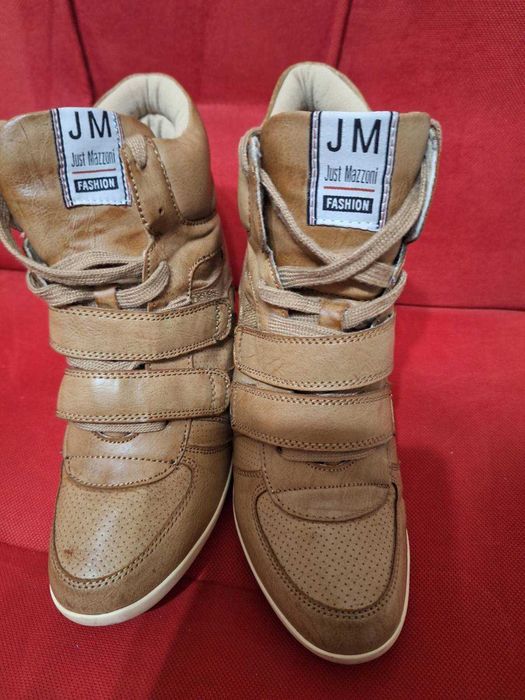 Боти, бежови, номер 40