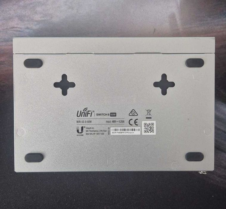 Ubiquiti US-8-60W 8-port Gigabit UniFi switch