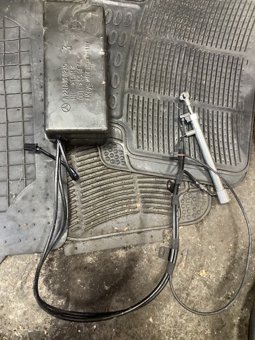Mercedes w221 помпа отваряне на багажник