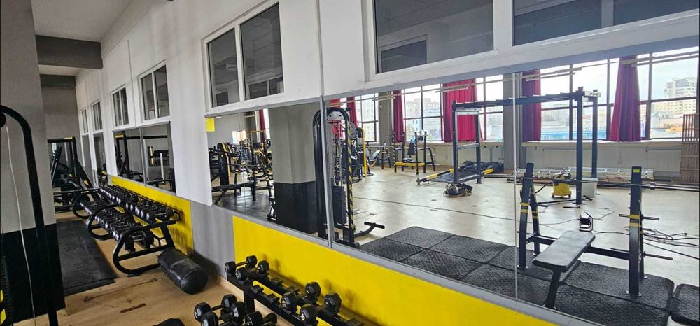 Vestiare pal  vanzare,uz sala fitness/personal, sauna mare, oglinzi mari, dulapuri, bancute