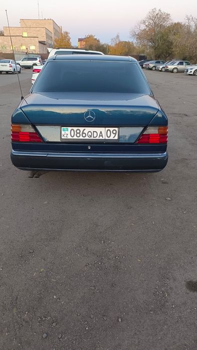 Продаю Мерседес 124