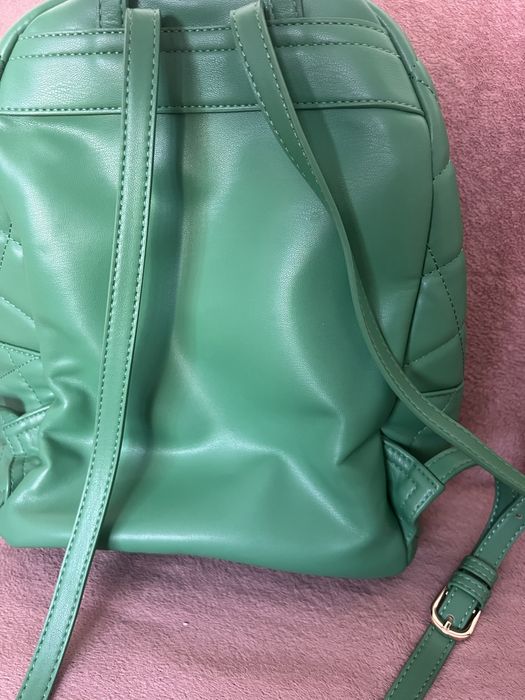 Нови раници зелена и червена