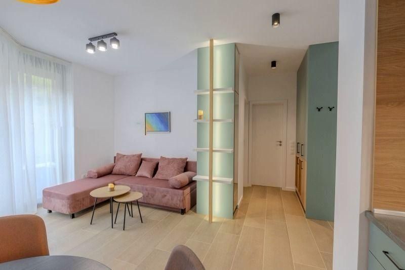 Двустаен апартамент в ж.к. Дружба 2.