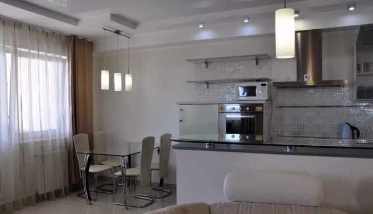 Дава се под наем Двустаен апартамент в Пловдив, Център - 42 кв.м за 163.2 € - Снимка #2