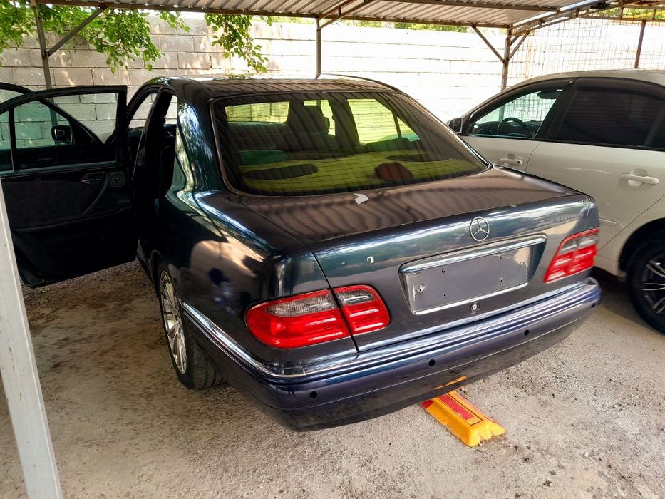 Мерседес бенс 210