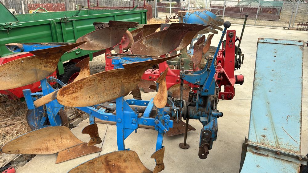 Plug reversibil cu 2 brazde,doua trupite