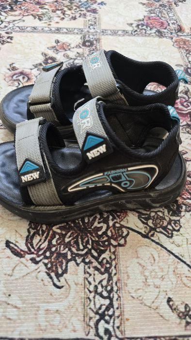 Кроссовки 24 р в отличном.