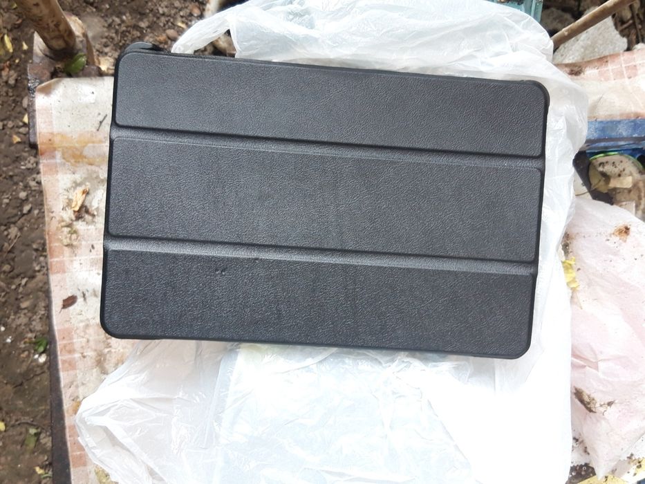 Чехол -книжка на планшет