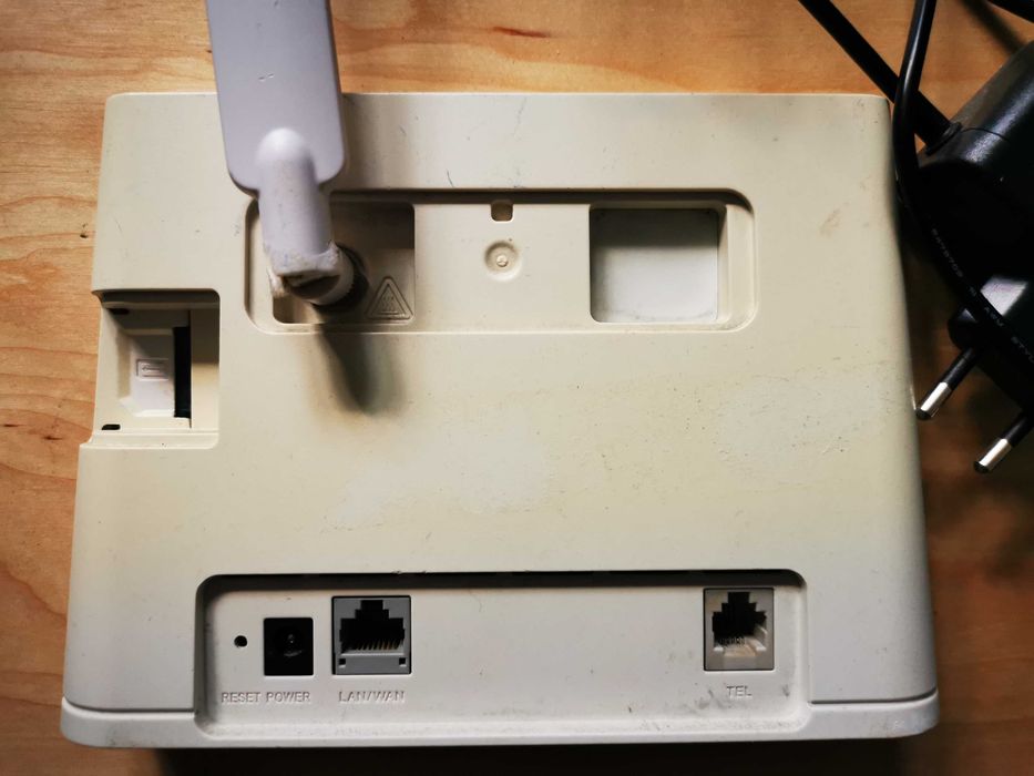 Router 4G, LTE, cu SIM - Huawei B311 - 221