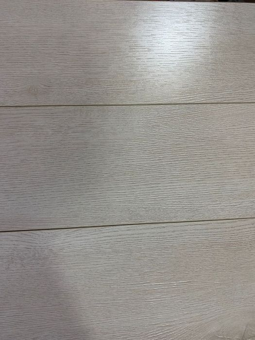 Ламинат в наличии