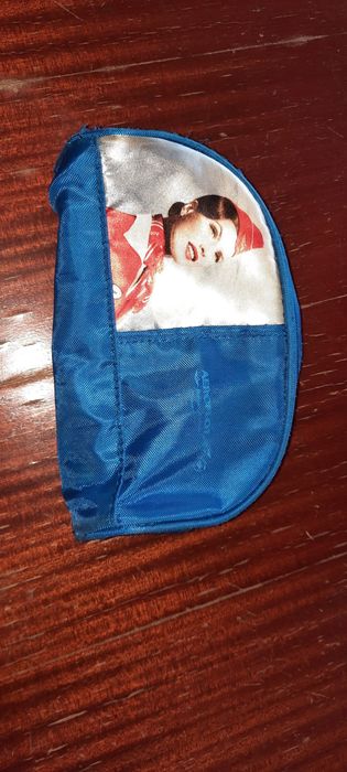 Косметичка  удобная.