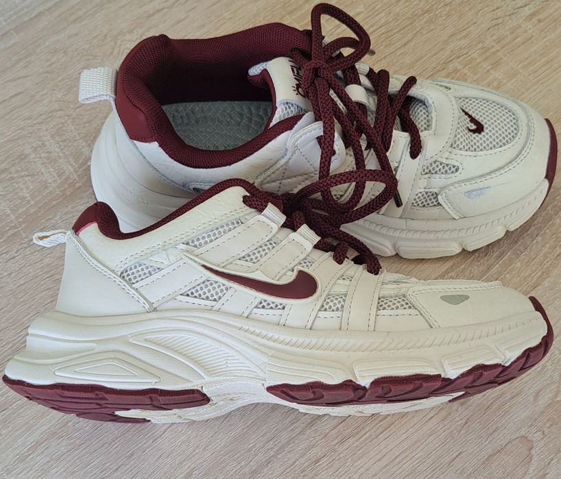 Кроссовки в идеальном состоянии 35р.