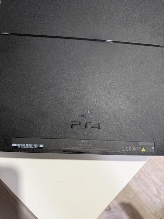 playstation 4  cu 13 jocuri