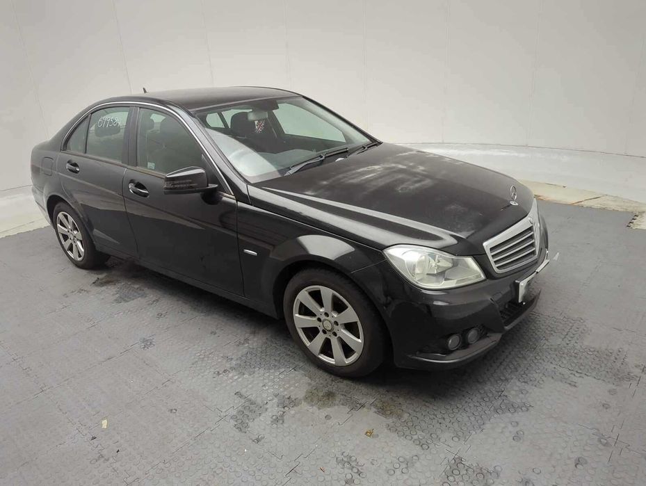 Dezmembrari dezmembrez Mercedes w204 2.2 cdi cod motor OM651911