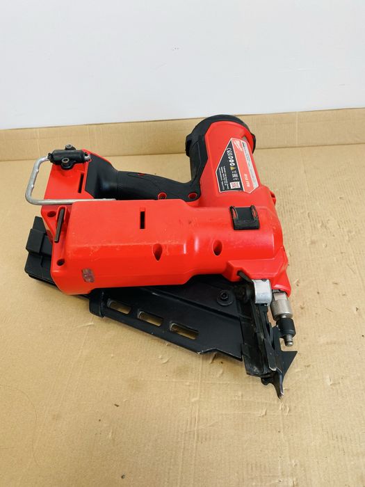 Pistol cuie Milwaukee M18 FFN