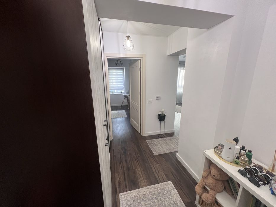 Inchiriez apartament 2 camere decomandat
