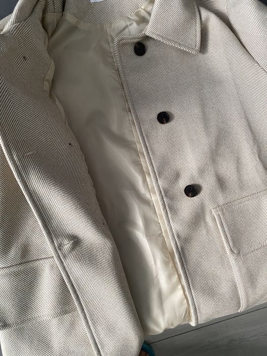 Продам новое бежевое пальто на весну