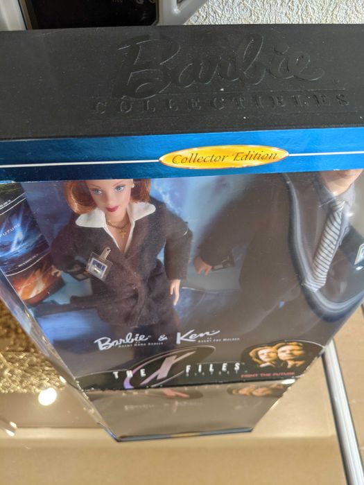 Барби и Кен в образе героев сериала секретные материалы