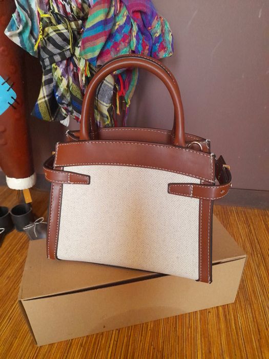 Страхотна, чисто нова дамска чанта