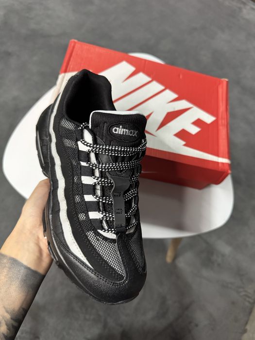 Nike Air Max 95 Essential Black & Smoke Grey