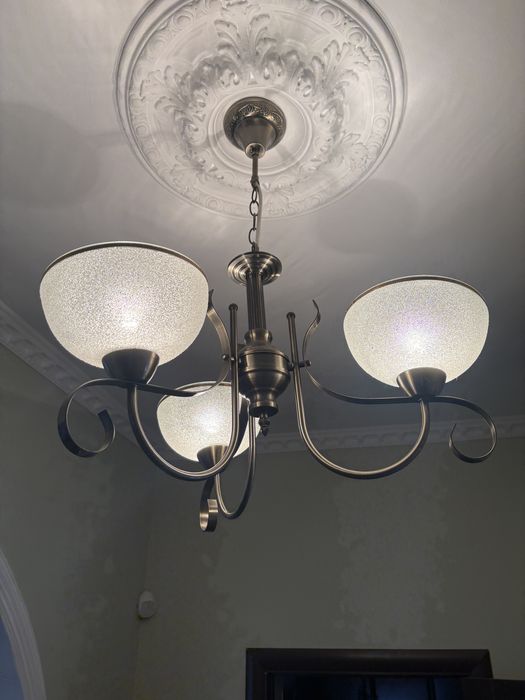 Люстра в отличном состоянии