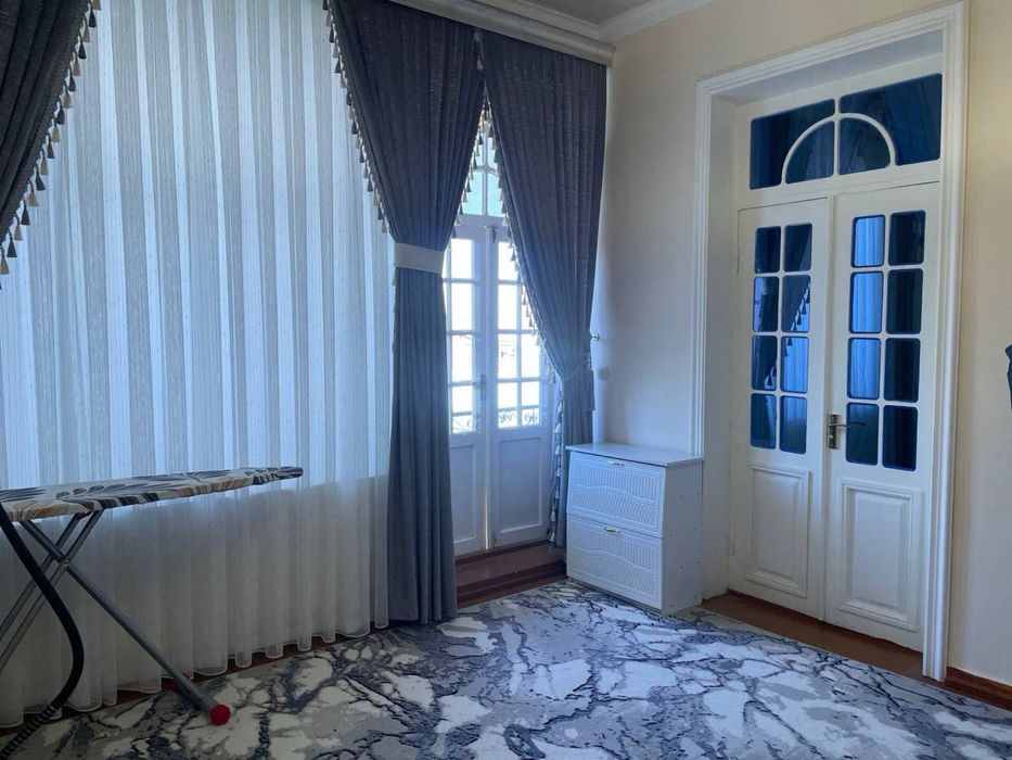 Дом 4 соток 2х этажный 10 комнат Трикотажка 65 школа