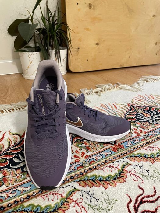 Продам кроссовки оригинал Nike