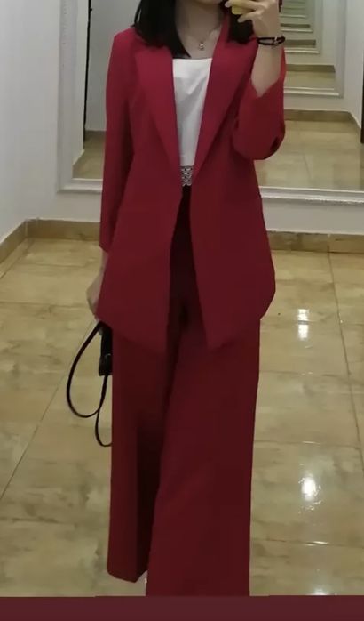 Киімдер сатылады