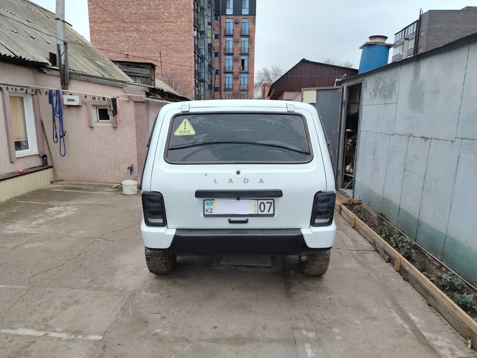 Продам ниву  2016 года.