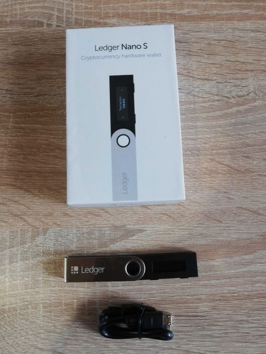 Ledger Nano S крипто портфейл