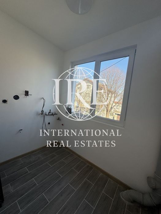 Продава се Тристаен апартамент в Варна, Галата - 100 кв.м за 1122 €/кв.м - Снимка #8