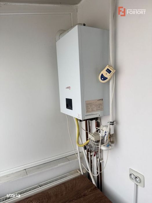 Apartament cu 2 camere si balcon de 4 mp, zona Buziasului