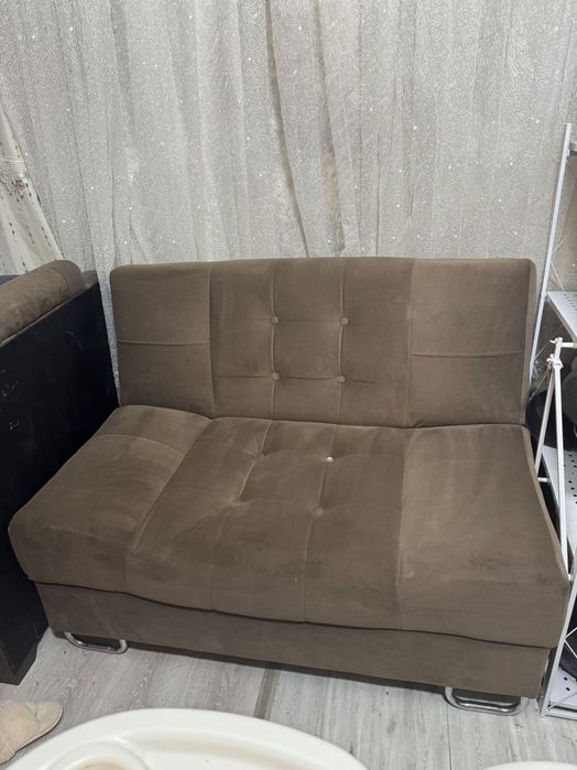 Продается диван и два кресла