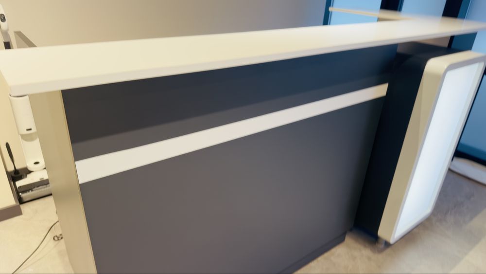 Модерна рецепция с LED светещ панел-подходяща за офис/салон/студио