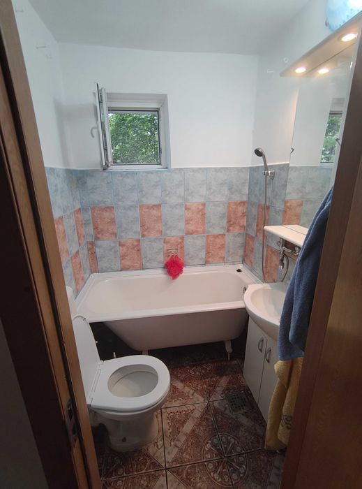 Persoana fizica apartament 2 camere Podu roș kaufland nicolina