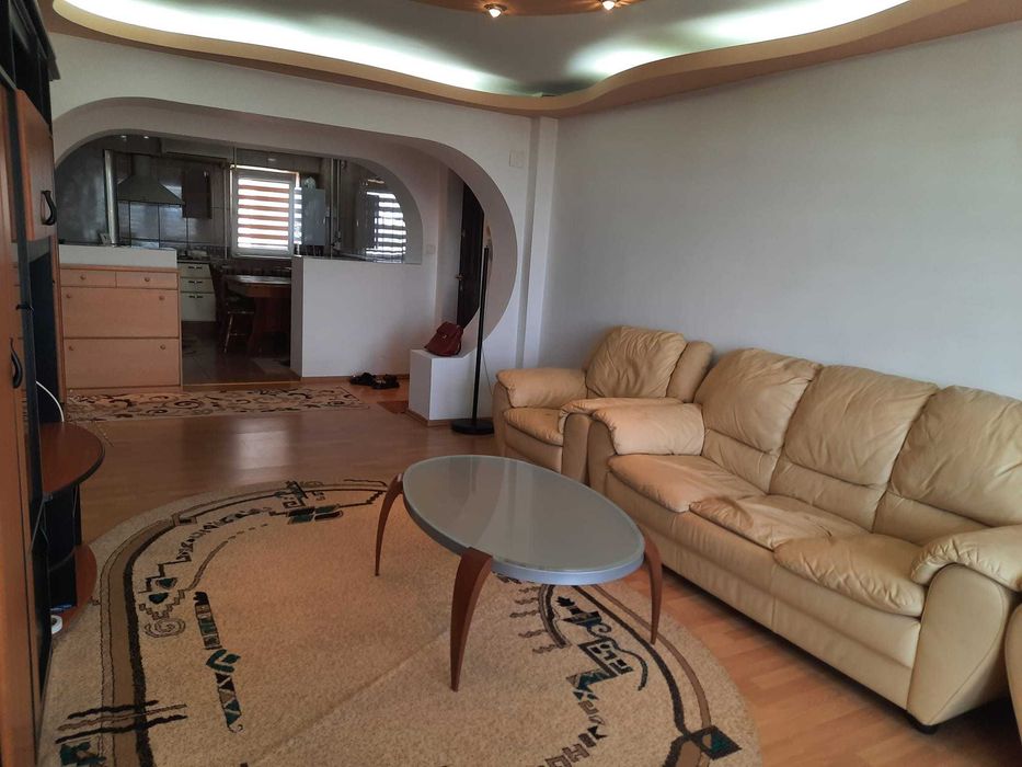Inchiriez apartament  3 camera in zona parc Mihai Viteazu